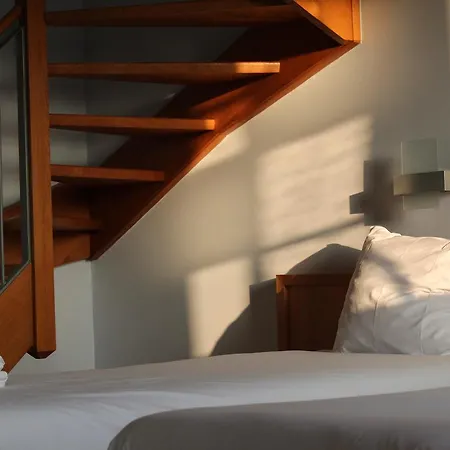Hotel Irish College 3*