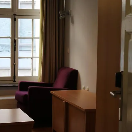 Hotel Irish College 2*