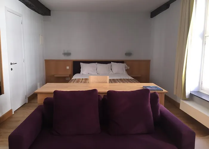 Irish College Hotel 3*