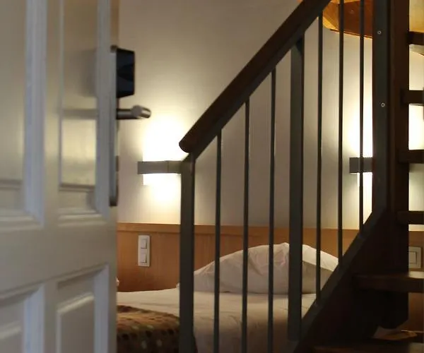 Irish College Hotel 3*